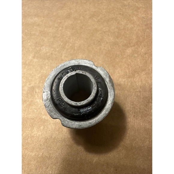 General Motor 84-96 Rear Sway Bar Link Bushing 14070114 - Picture 8 of 8
